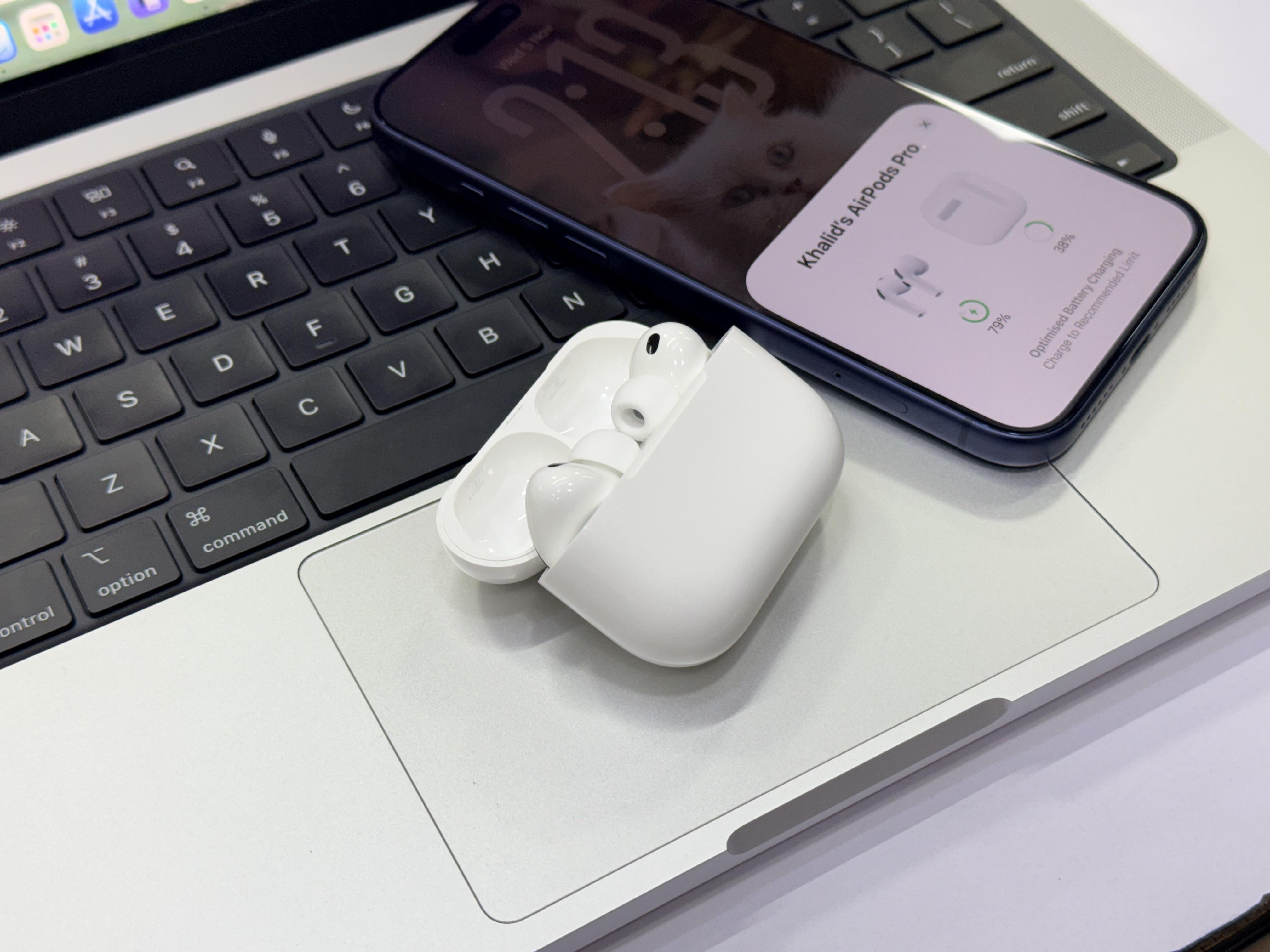 Apple AirPods Pro 3: Jadoo, Fitness Aur Thodi Kamiyaan