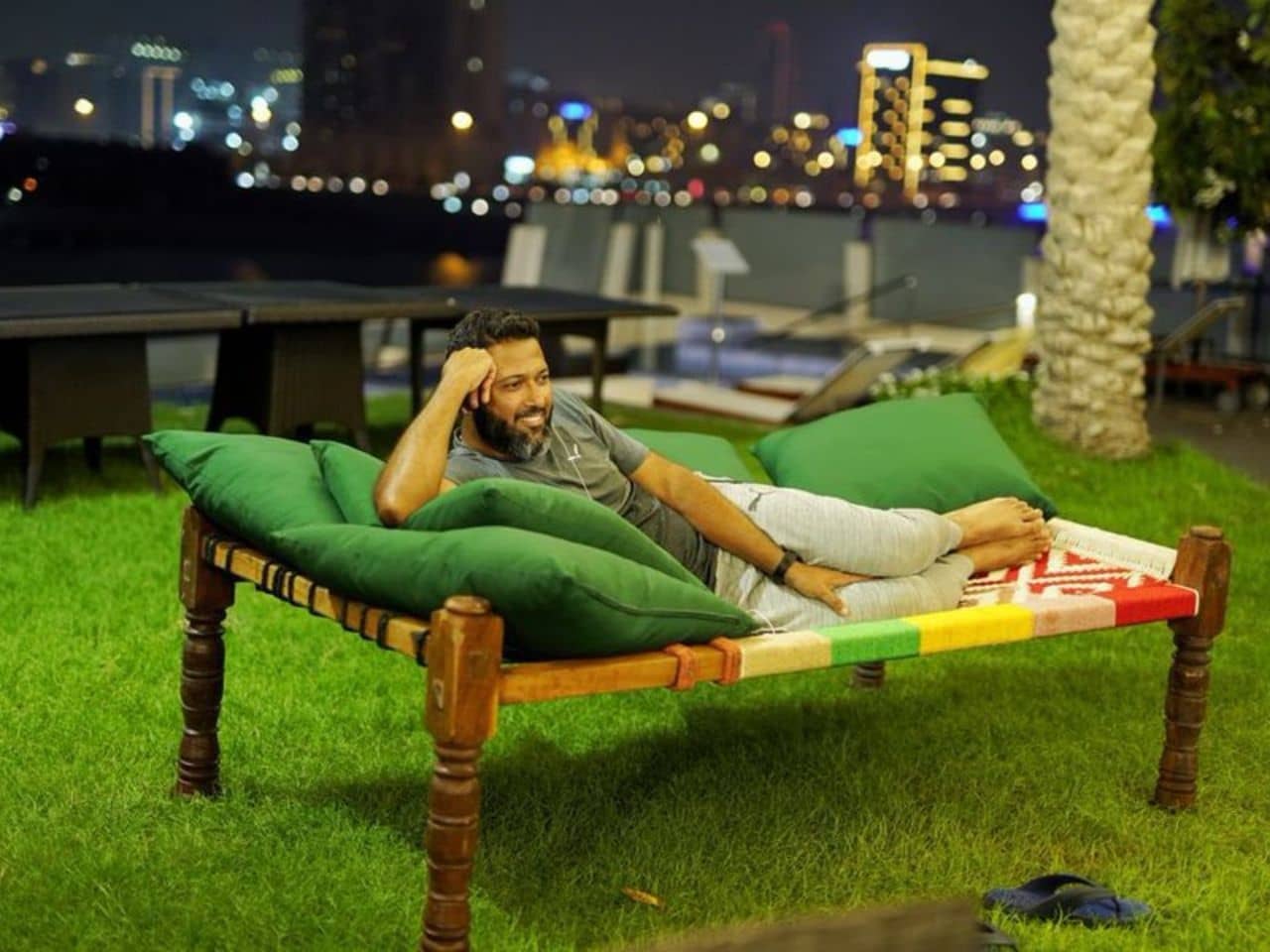 Vaughan and Jaffer roast each other like it's a meme fest