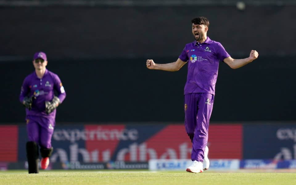 Wasim Akram drops 2 for 7 magic, Titans rise fo' shizzle