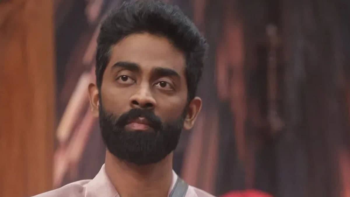 Bigg Boss 19: Media Roasts Pranit, Fans Say 'Expose Him Now'