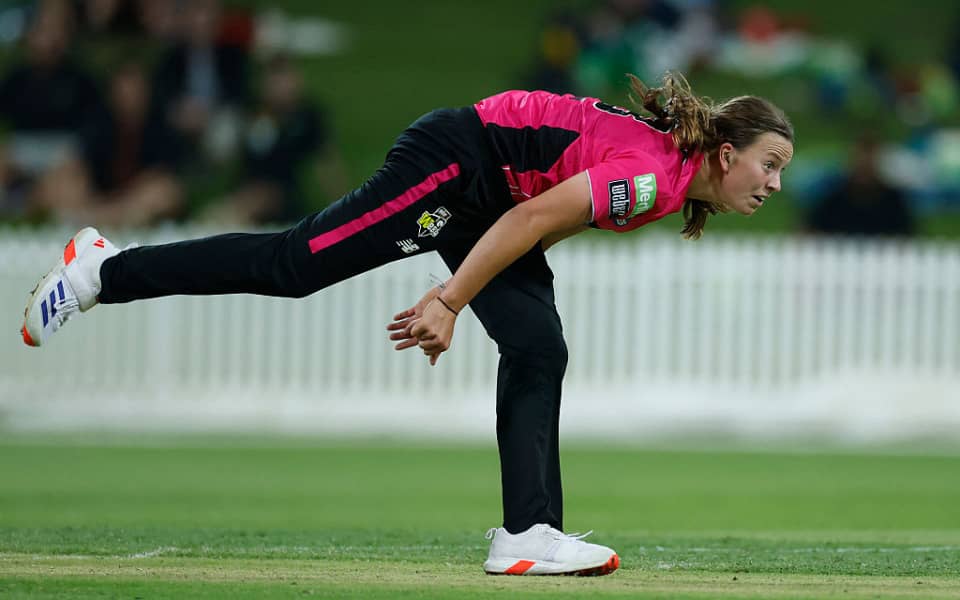 Caoimhe Bray, young cricket witch, benched by injury spell