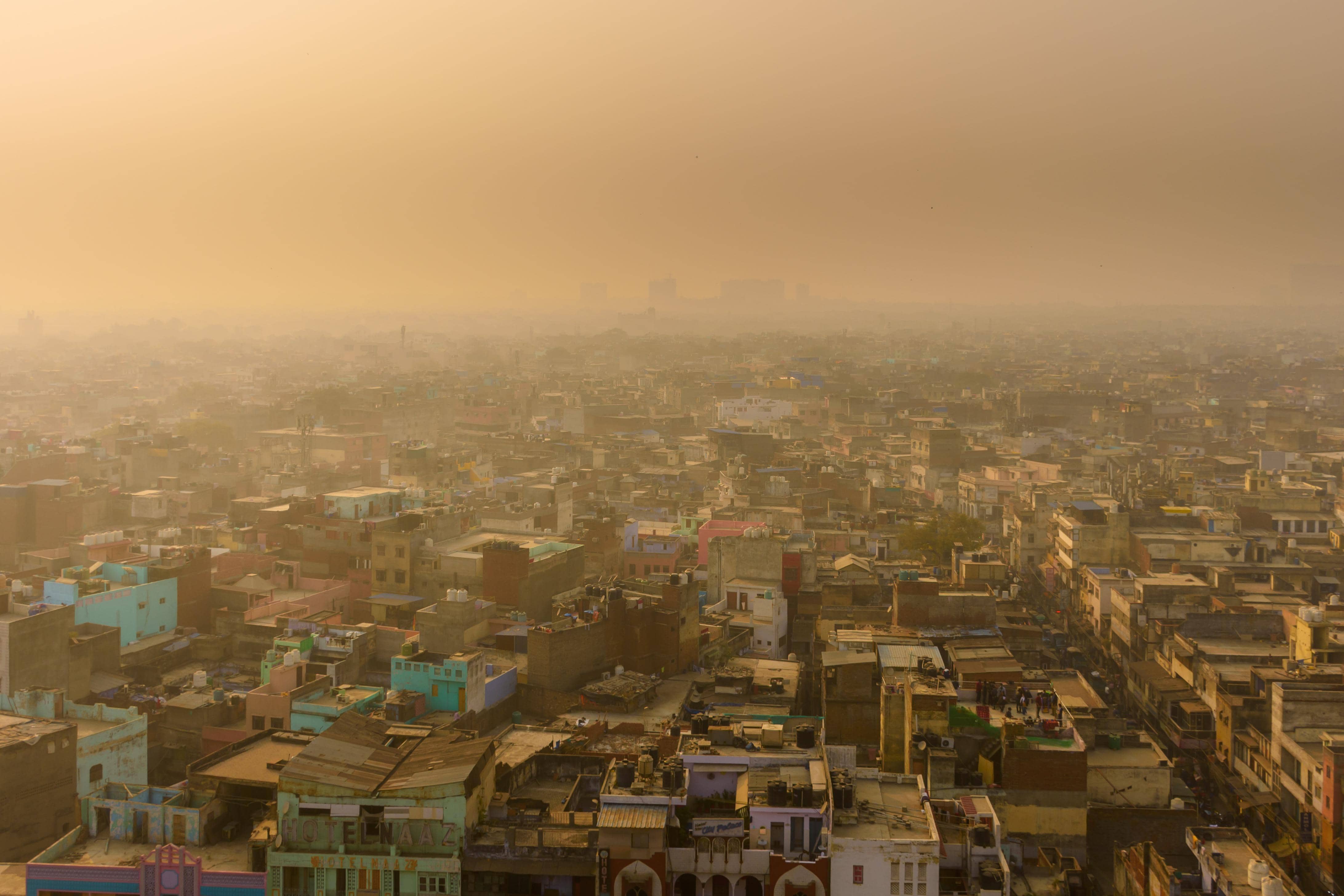 Dilli ki Hawa: Bimariyon Ka Asar Aur Chinta Ki Katha