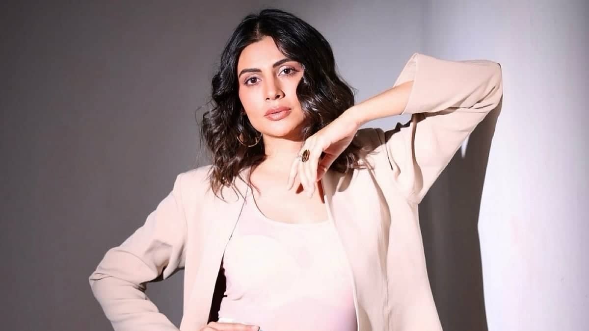 Malti Chahar Takes Down Casting Couch Drama Like A Champ!