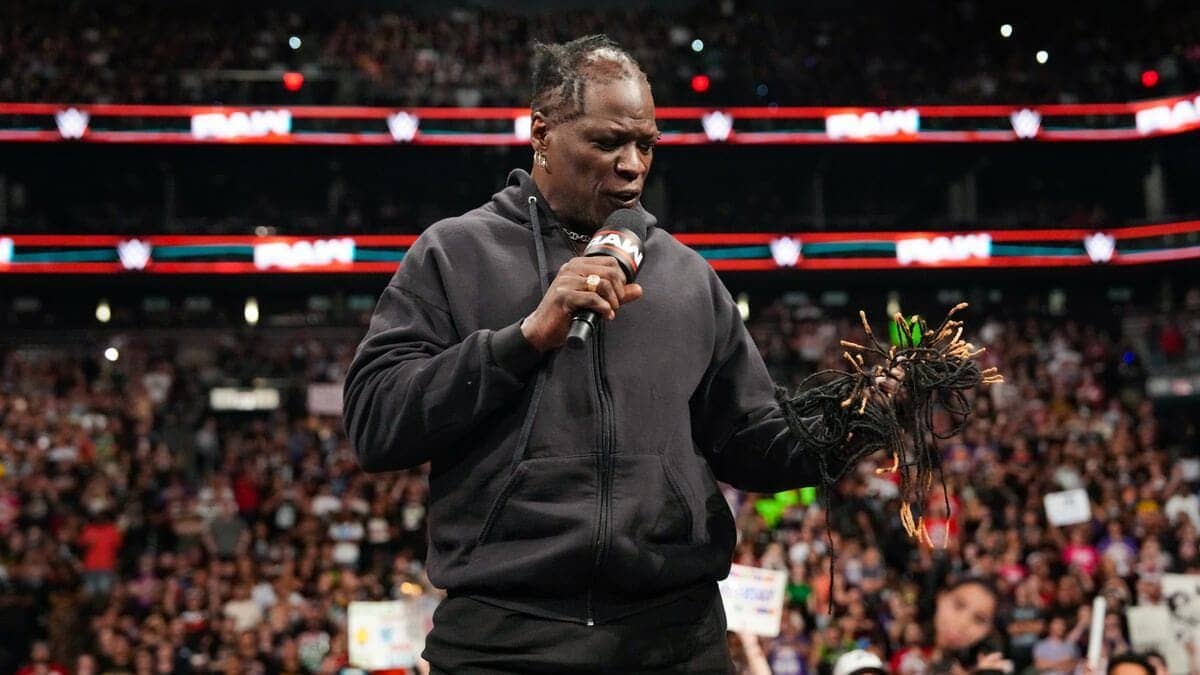 "You destroyed his entire character" - WWE veteran lashes out at creative team over R-Truth fiasco