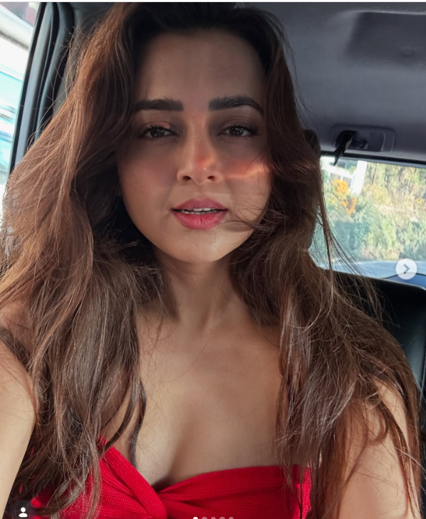 Tejasswi Prakash Lands ₹7.63 Crore Luxury Apartment in Bandra!