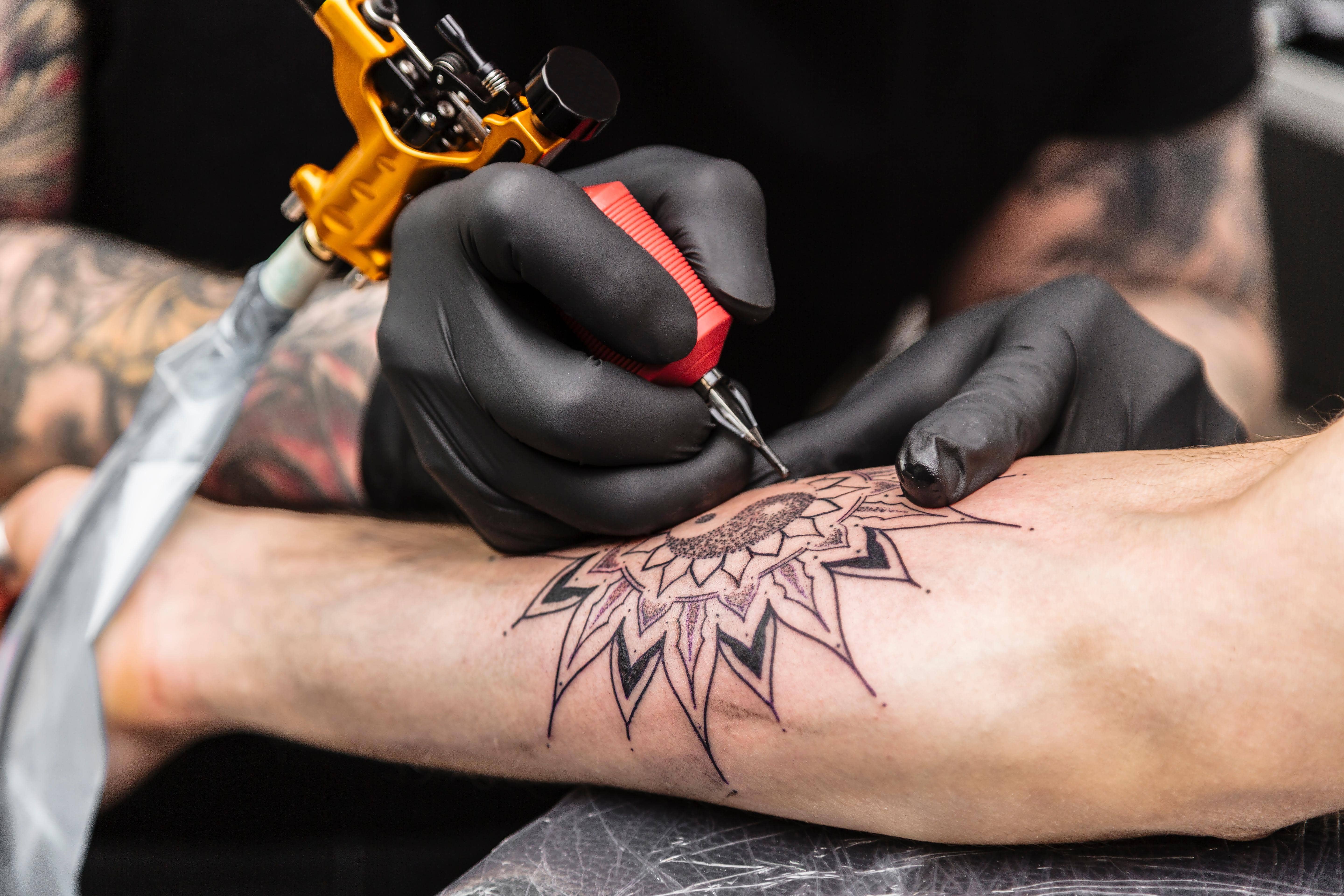 Australia's Tattoo Crisis: Vision Loss on the Rise!