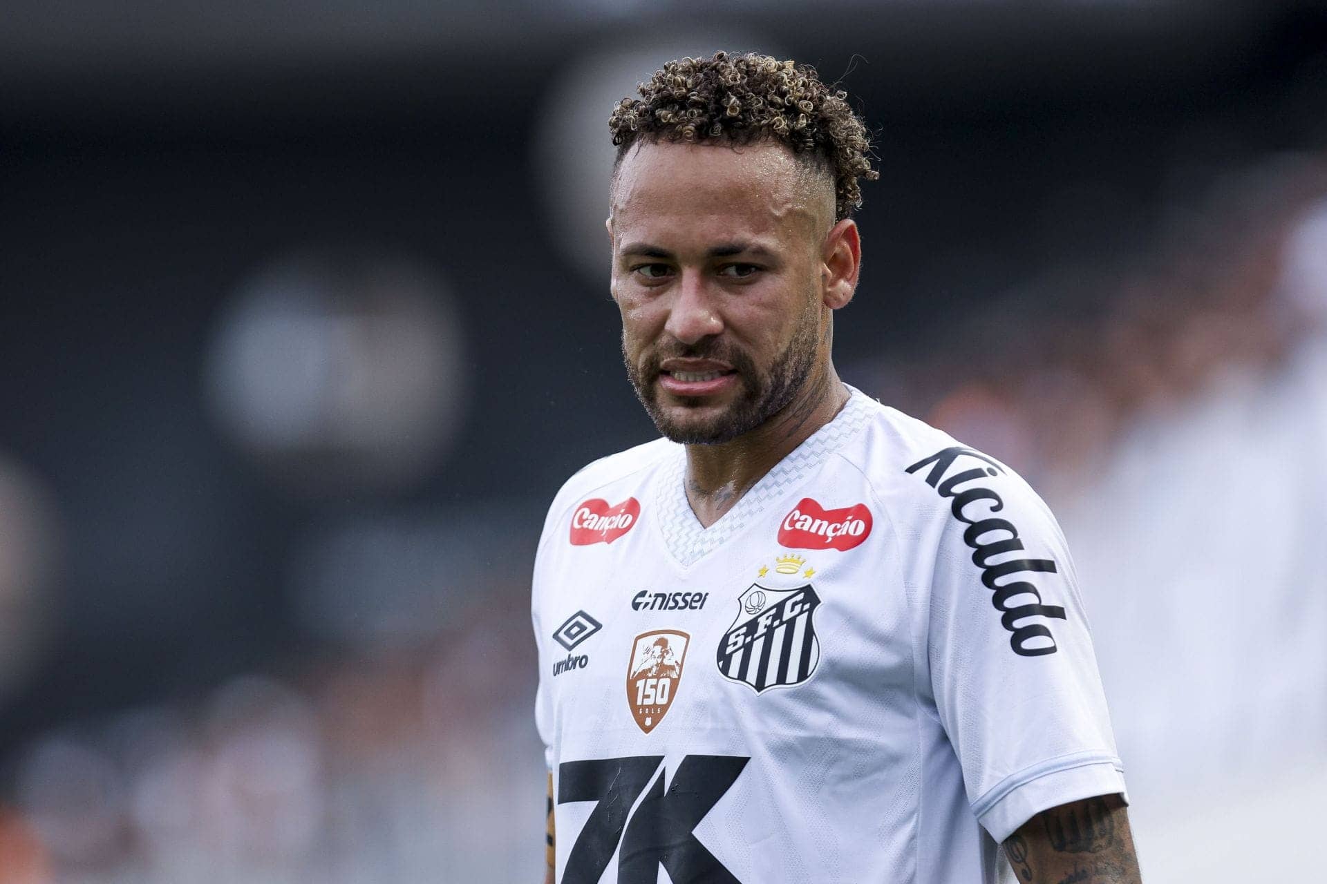 Fabiano Calls Out Neymar: Adapt or Drag Santos Down!