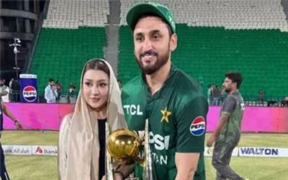 Pakistan's T20 World Cup Dreams Crushed, Sabba Manzer Roars Back