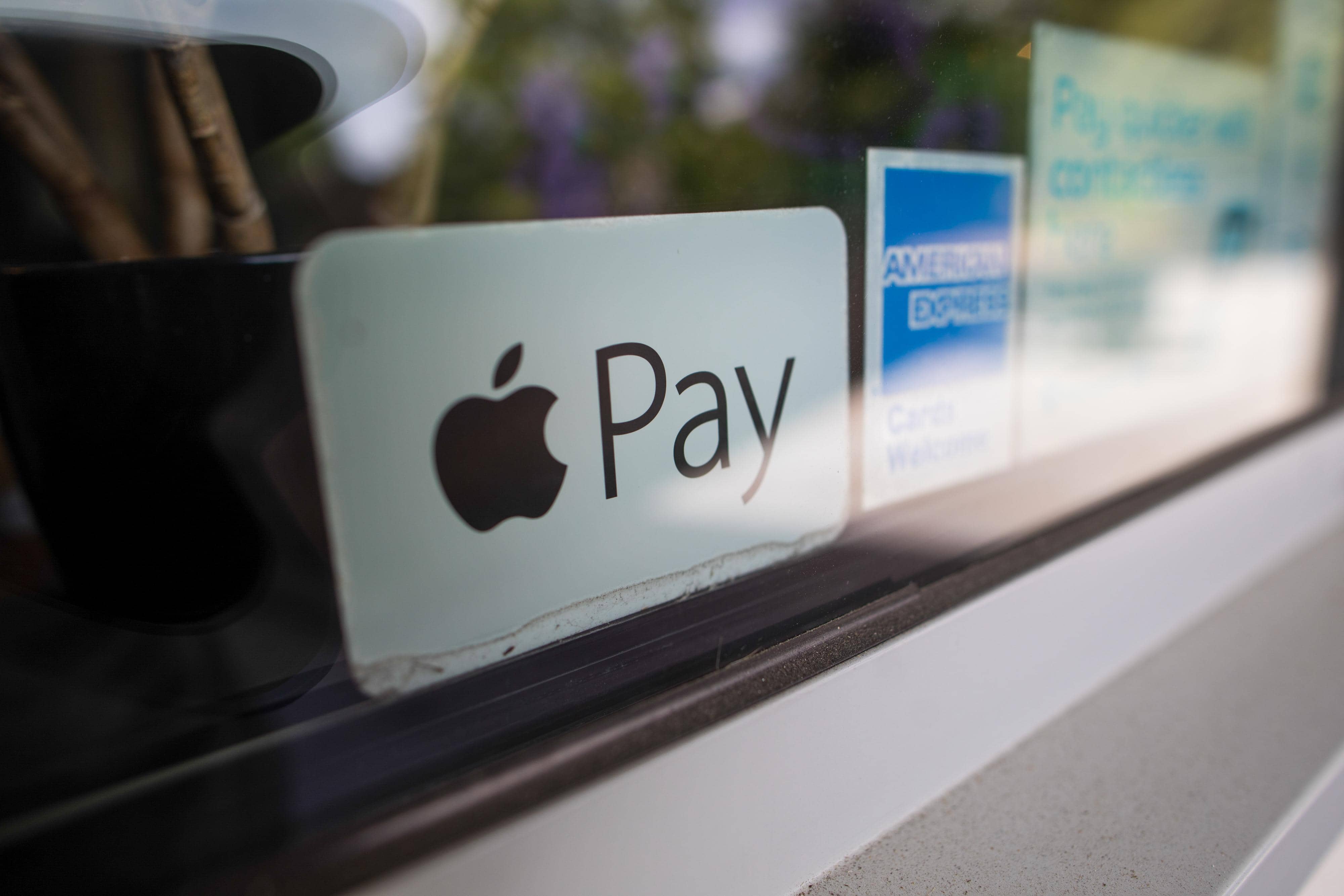 Apple Pay ka jadoo, bankon se ho raha hai shuruat 2026 tak