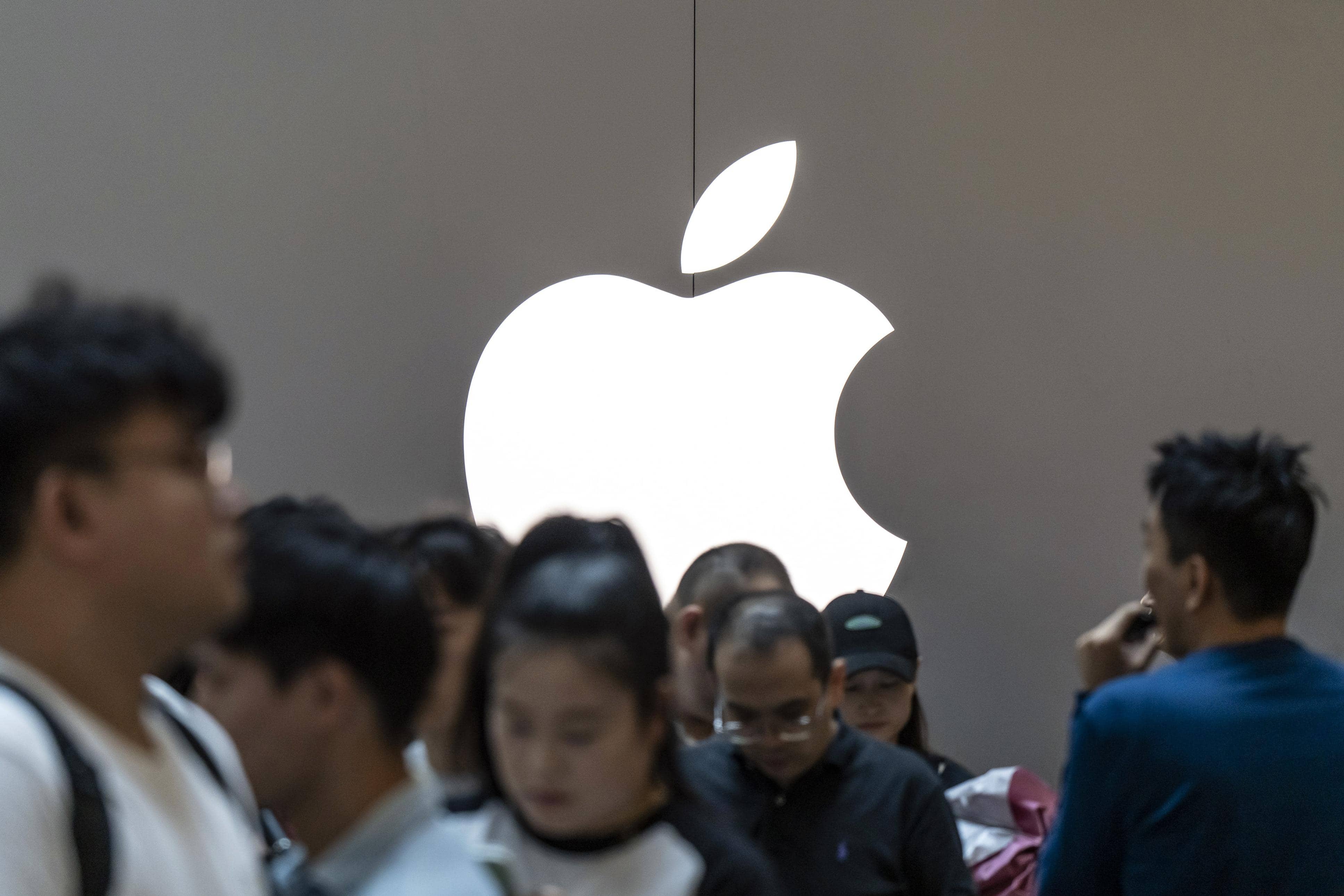 Apple ne app store cut kiya, chhote developers khush!