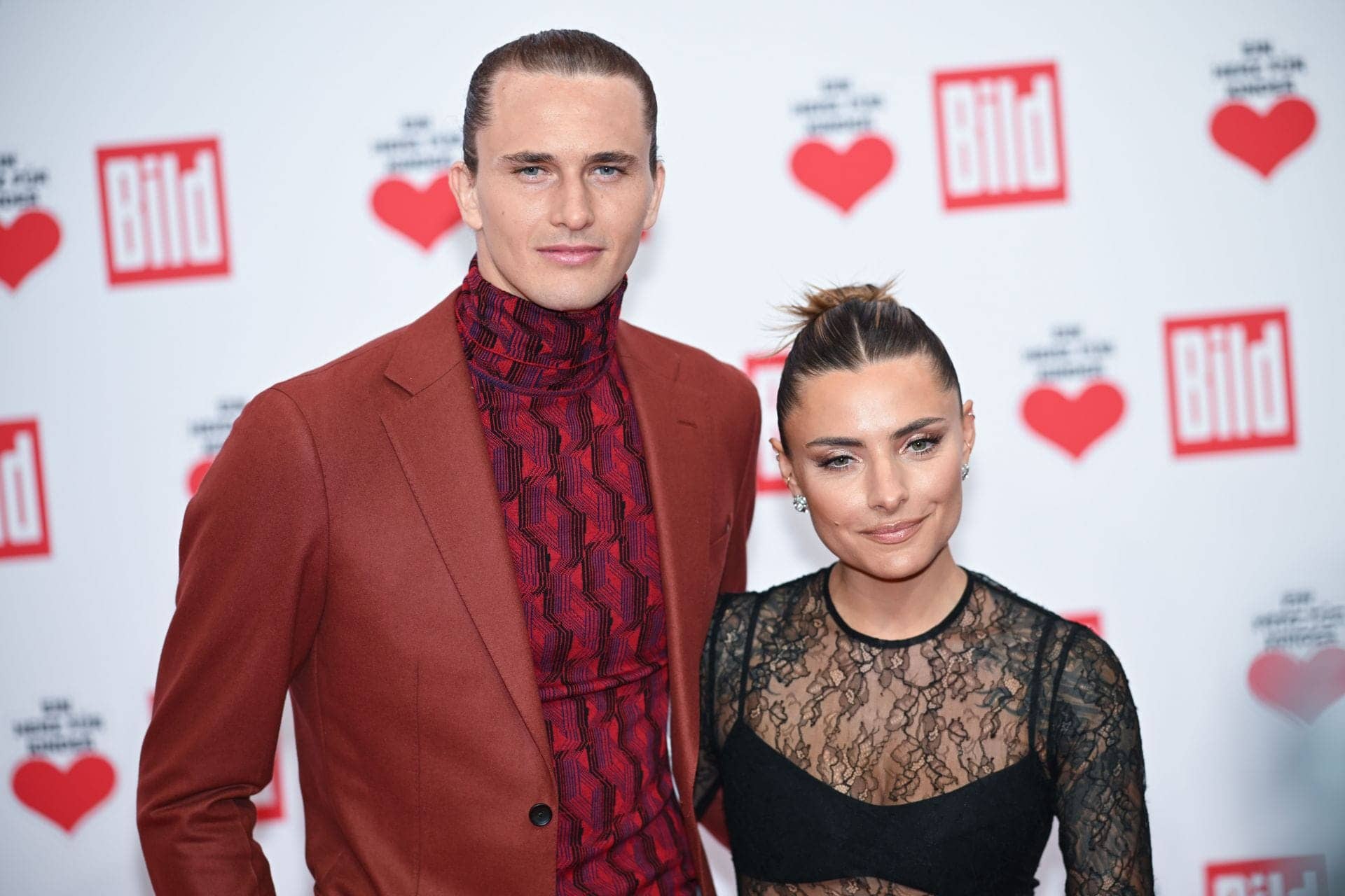 Zverev's Shirtless Charm Melts Sophia Before Sinner Showdown