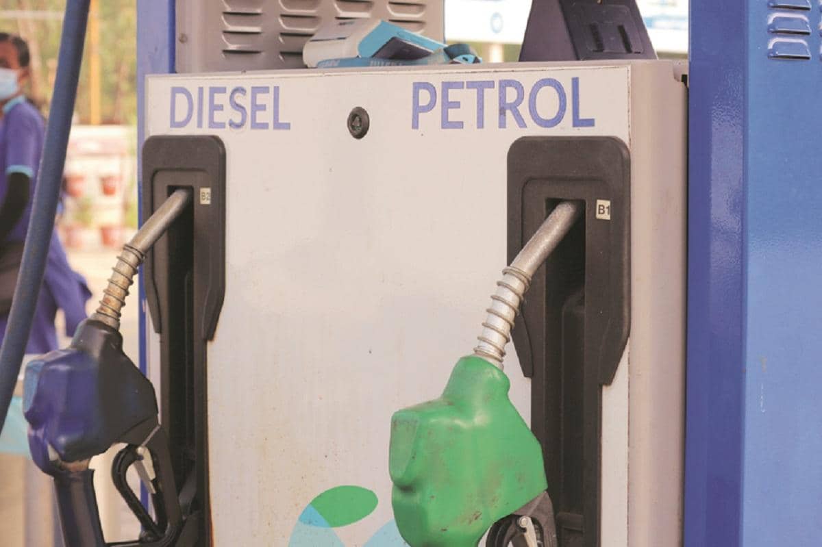 Petrol ka kharcha kam karne ka Babu Bhaiya ka naya tareeka!