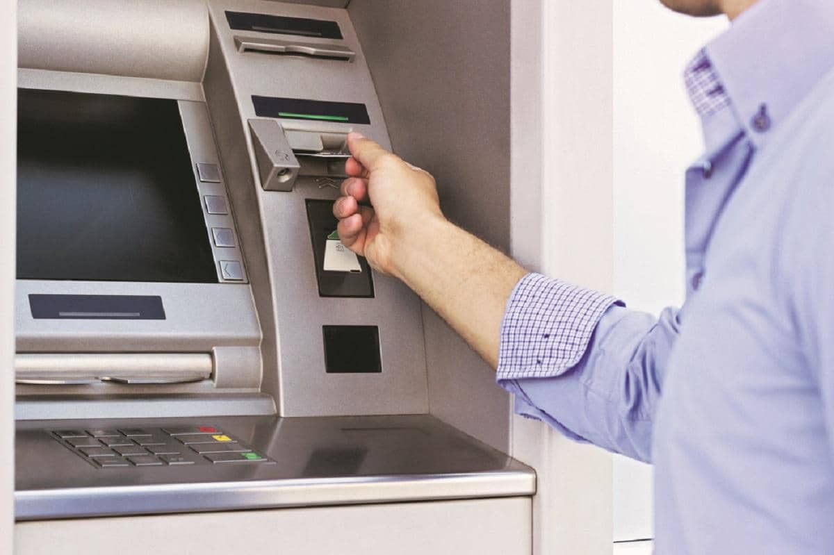 ATM ki nayi kahani: UPI se ho gaya ATM ka rishta gehra