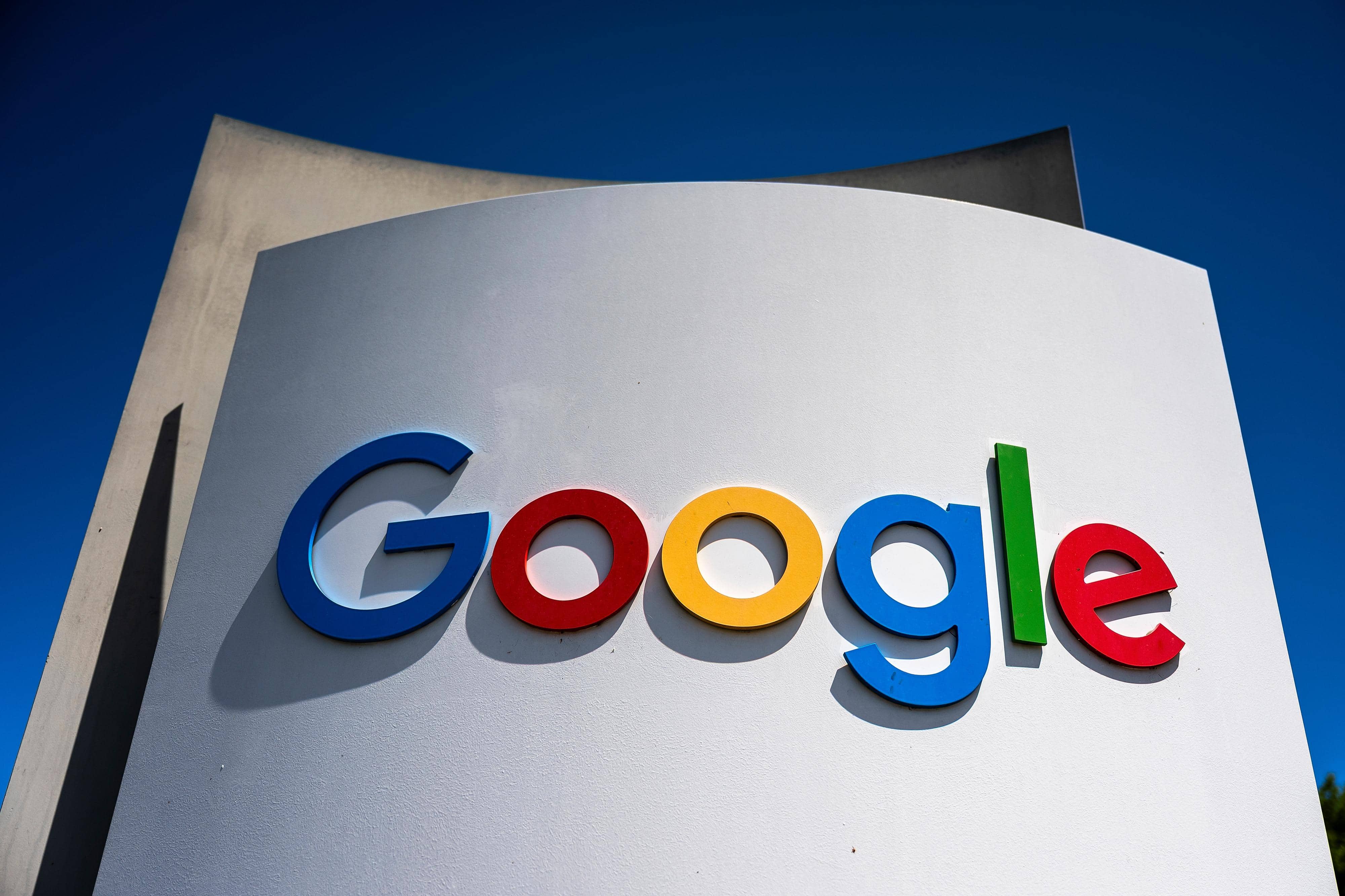 Google’s Headline Shake-up: The Rock’s Got the Scoop!