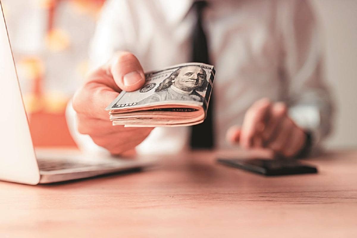 India's Remittance Adventure: $140 Billion Incoming, Baby!