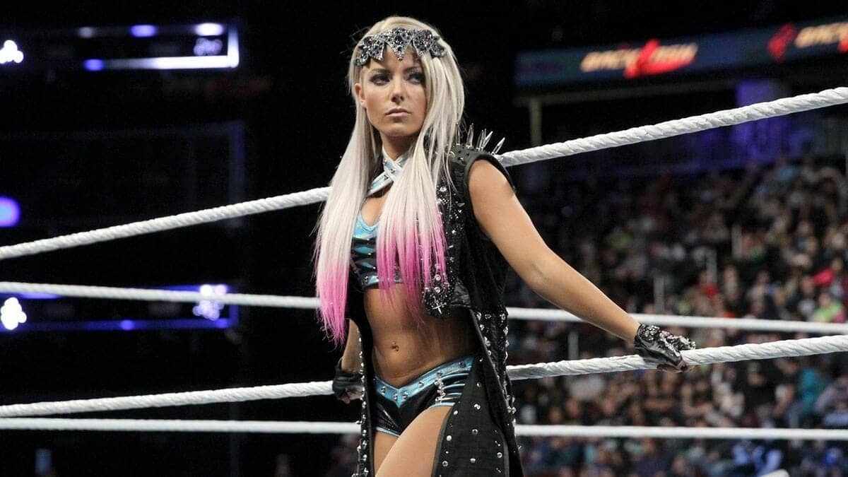 Alexa Bliss sends Brie Bella a spoon warning for SmackDown