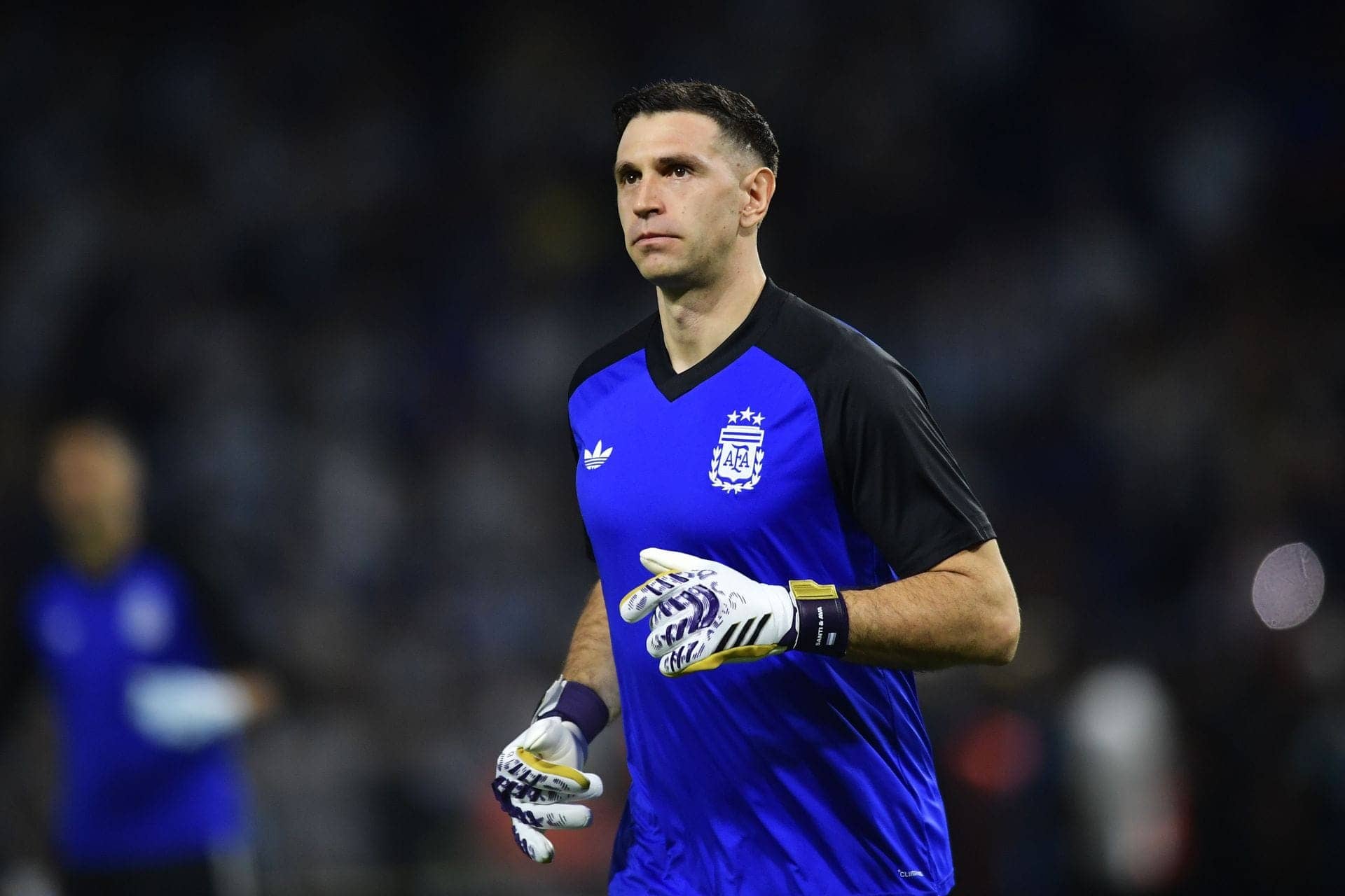 Martinez ki shayari: Top 10 ya sirf dikhawa hai?