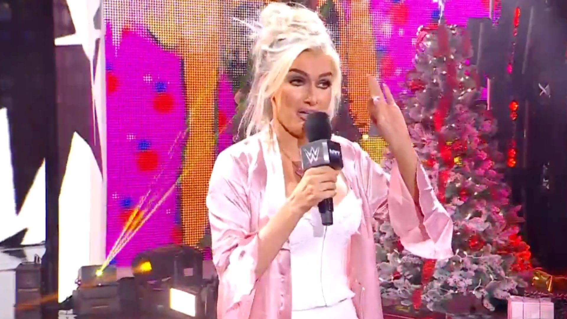 Blake Monroe Electrifies NXT with WWE Flirt Fest Showdown!