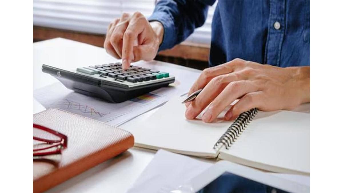 Corporate FDs: Paisa Banao, Par Risk Se Bachke Chalo!