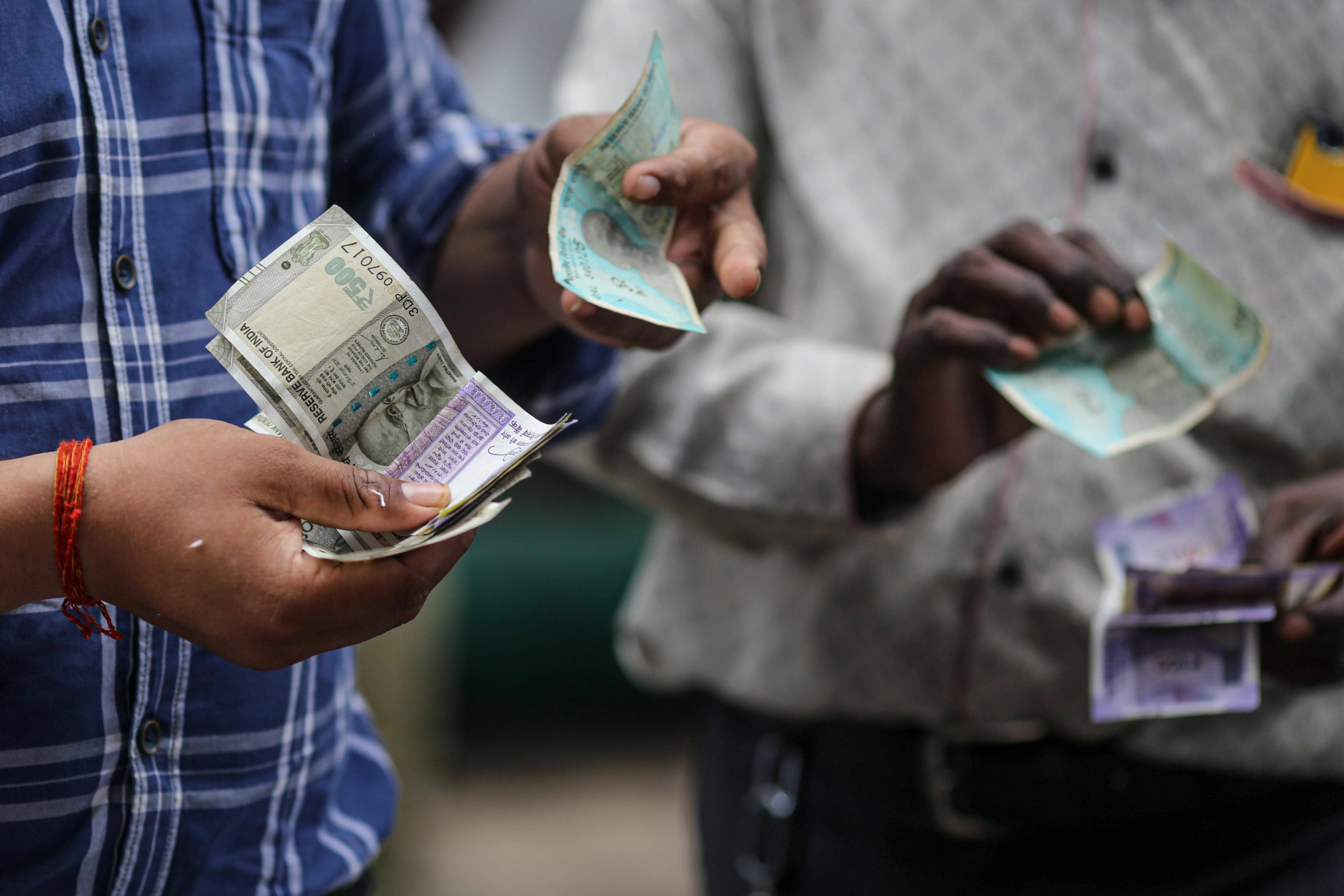 Microfinance ki duniya mein informal borrowing ka chakkar 1% pe aaya