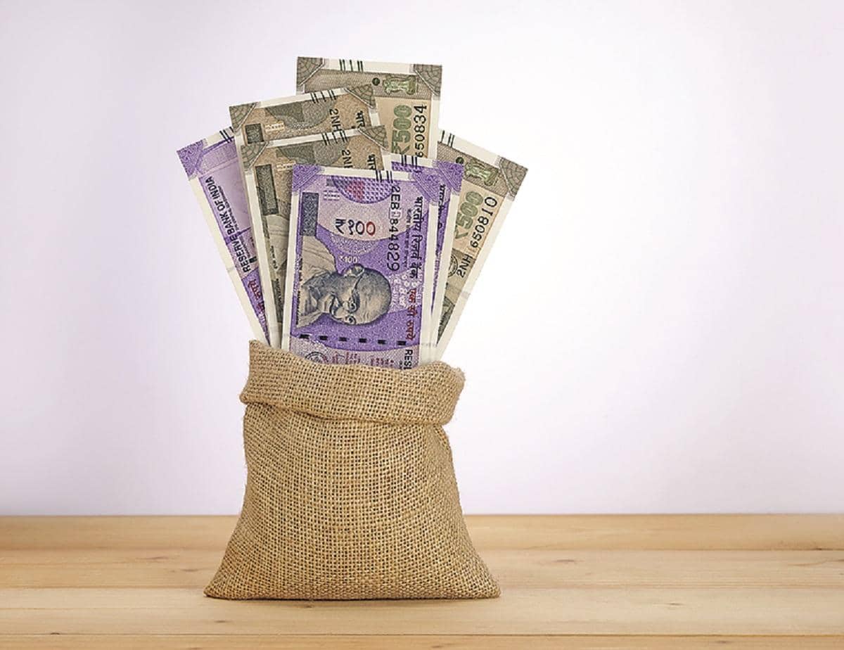 RBI's Airport Cash Exchange: A Total Game Changer!