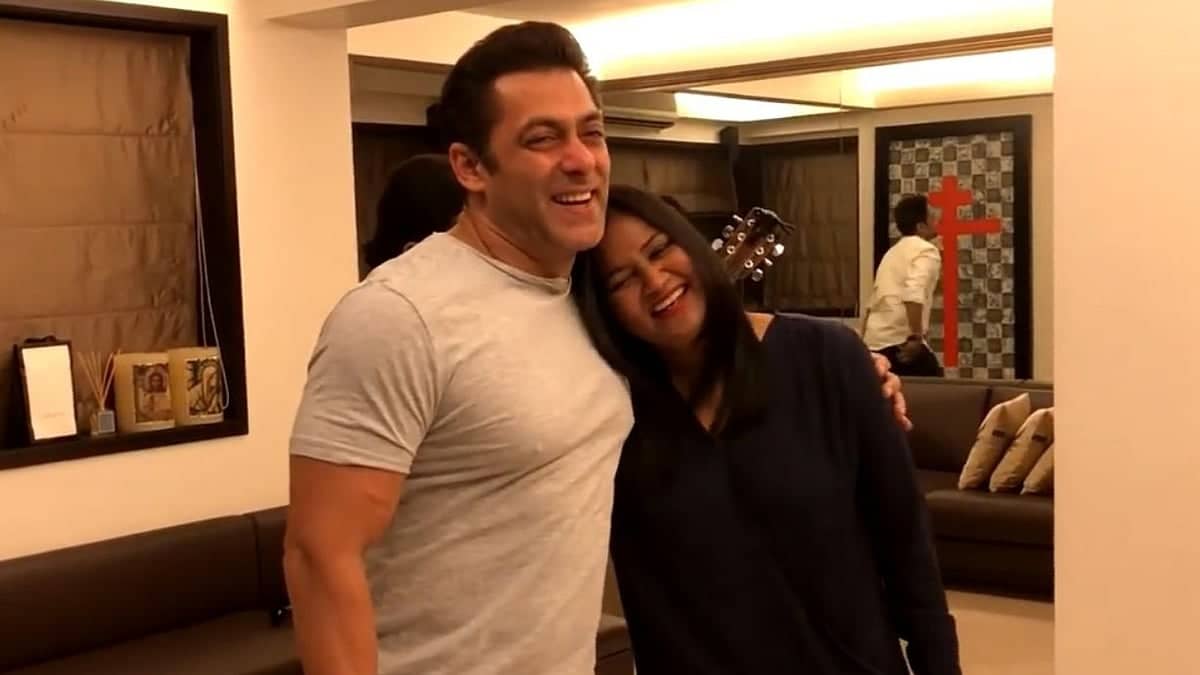Salman Khan's Support For Reena Raju Wins Hearts