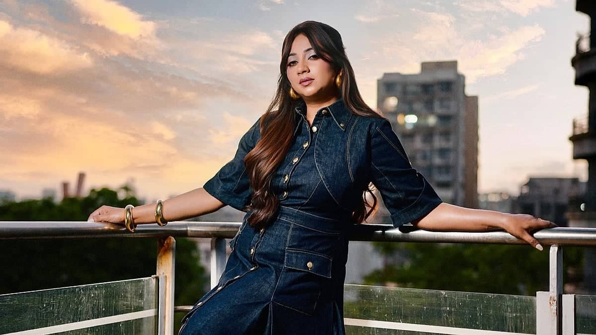 Shreya Ghoshal Snags ₹29.7 Crore Luxury Palace in Worli