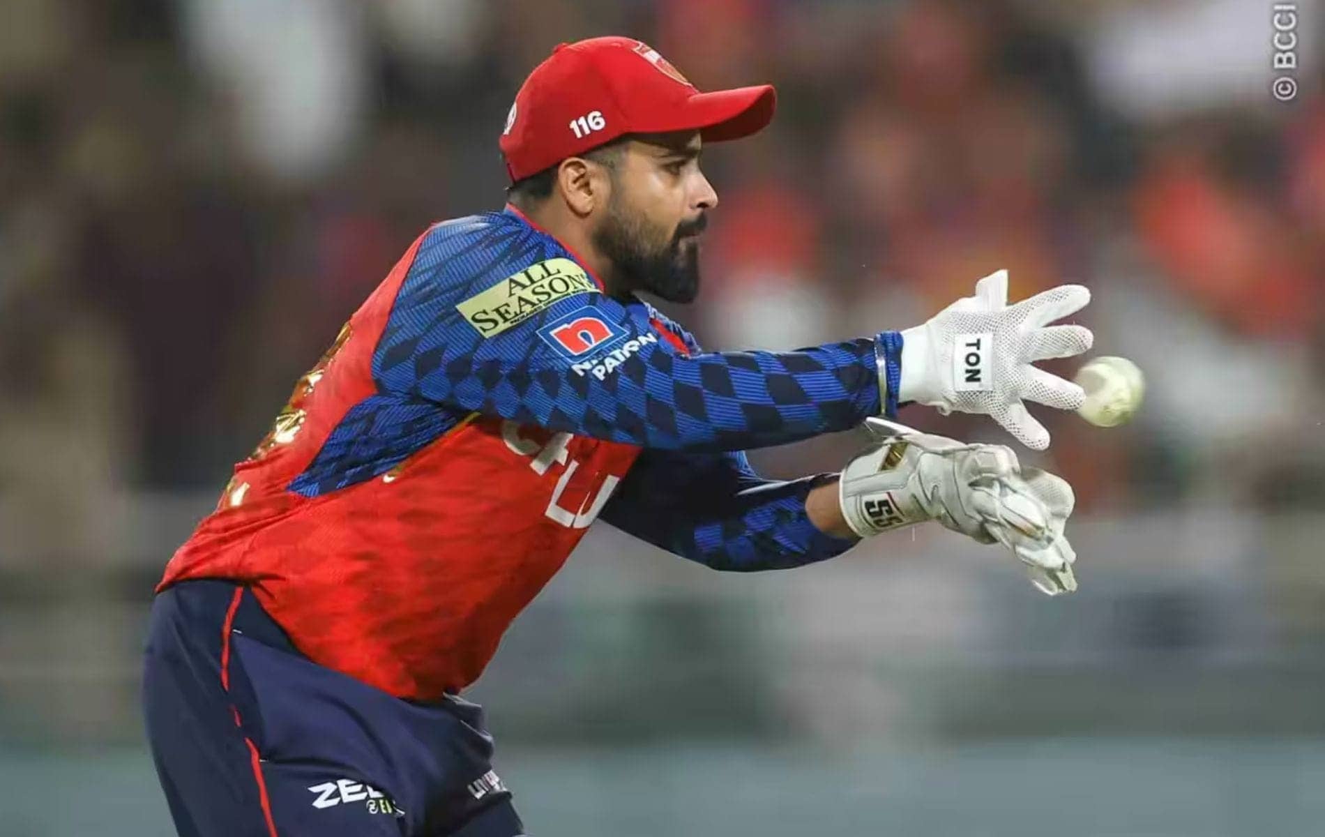 Prabhsimran Singh Hits Teammate with Epic Throw in IPL 2026