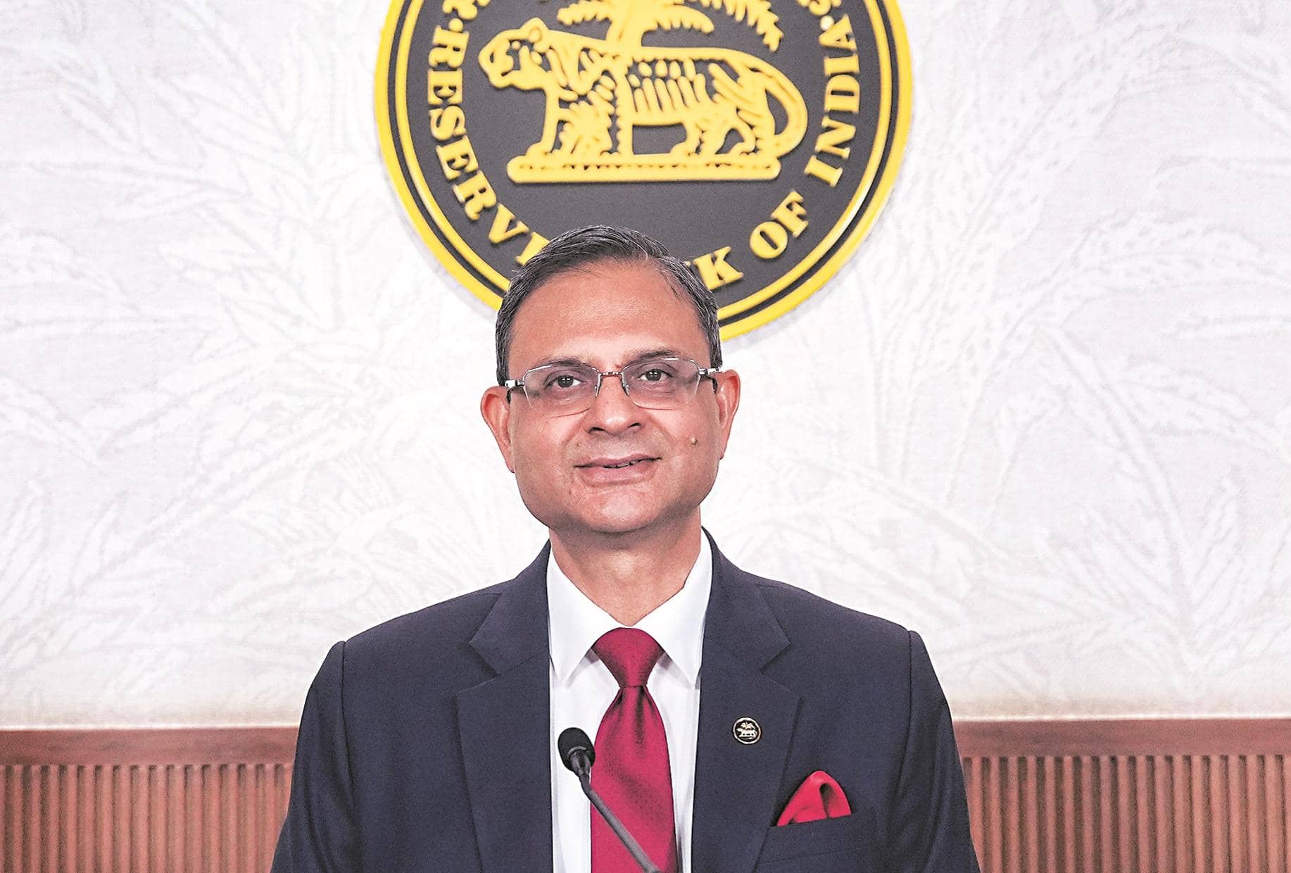 RBI holds steady with repo rate at 5.25% amid tensions