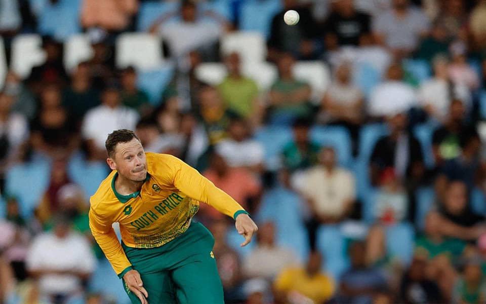 IPL 2026: LSG bids farewell to Hasaranga, welcomes Linde!