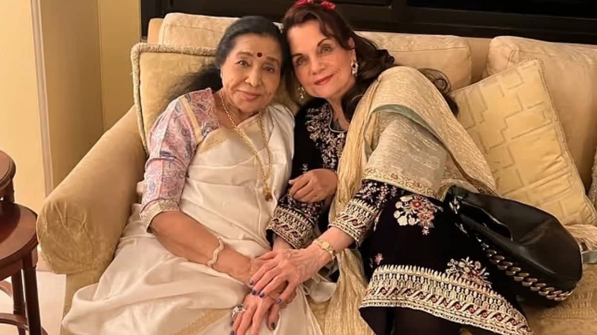 Mumtaz Shares Sweet Memories of Asha Bhosle's Legacy