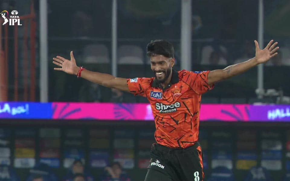 Praful Hinge: SRH's New Star Takes Three Wickets in One Over