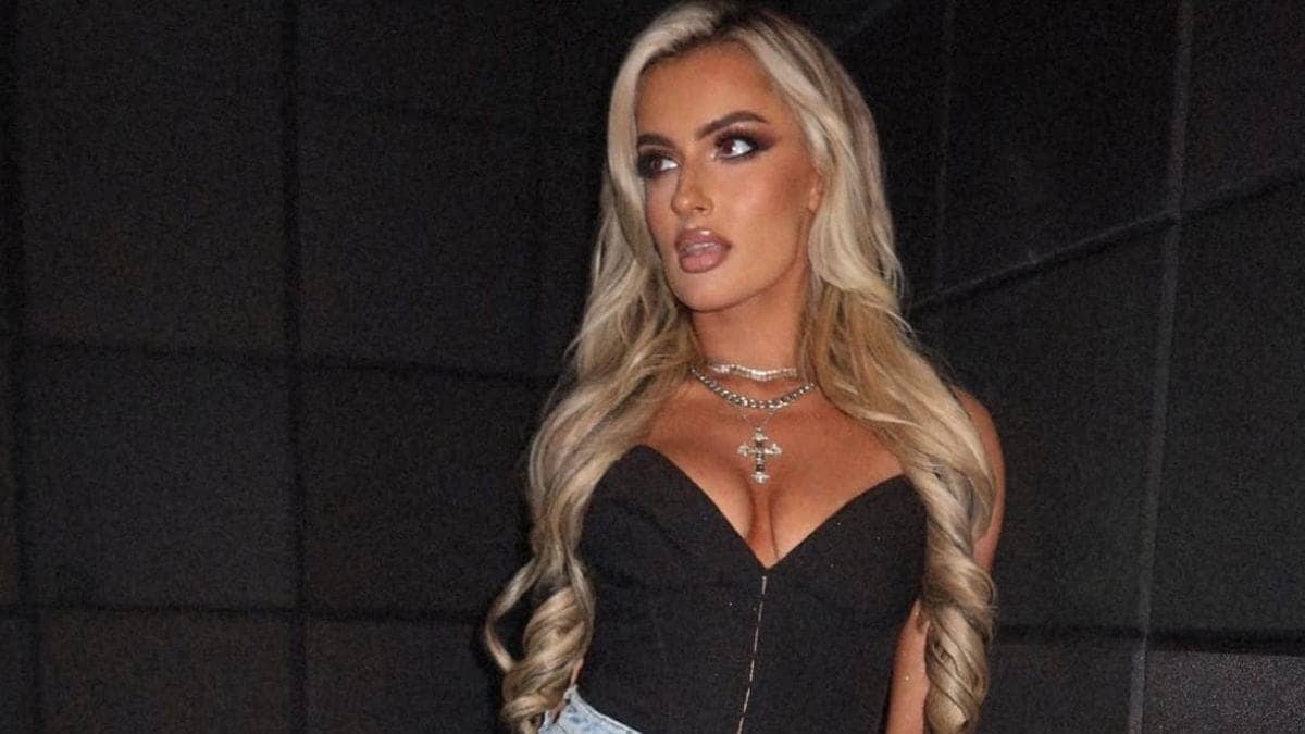 Blake Monroe's Glamorous Championship Win and Photo Drop