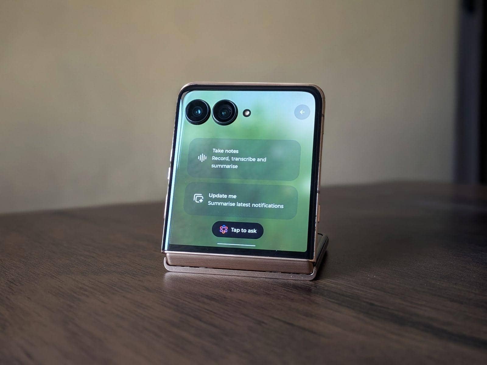 Motorola Razr 70 Ultra: Nayi Battery, Purani Yaadein Aur Drama!
