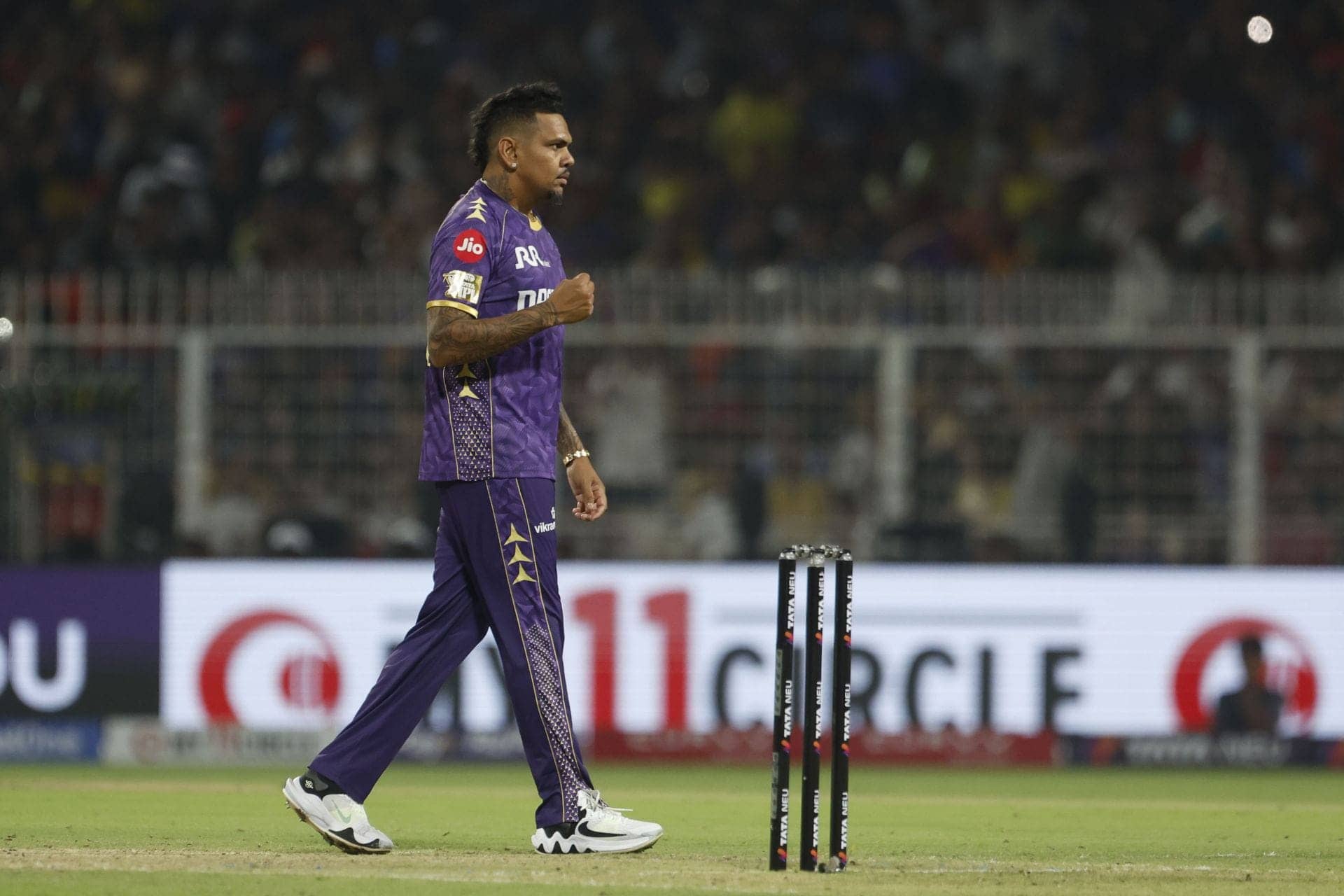 Sunil Narine's Sneaky Delivery Sends Sarfaraz Packing in IPL