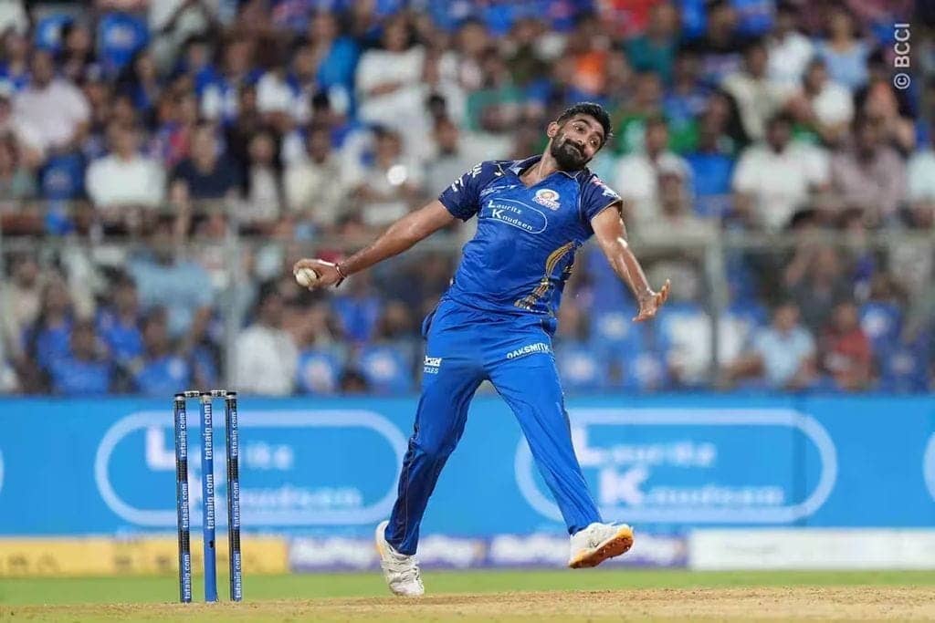 Aakash Chopra Calls Out MI's Bowling: Bumrah's Slower Ball Fiasco