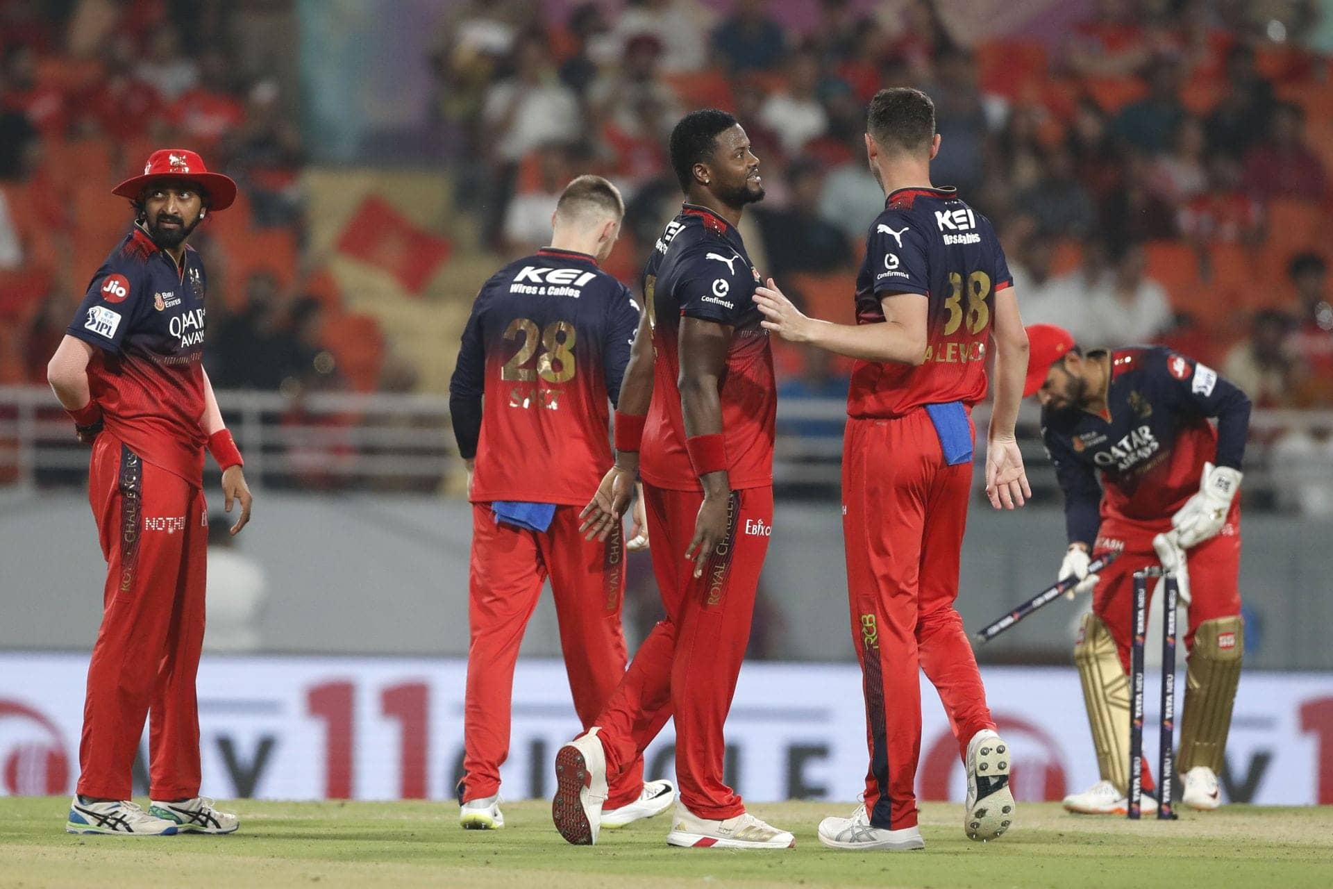 Usain Bolt Rocks RCB Jersey, Team Set to Conquer IPL 2026