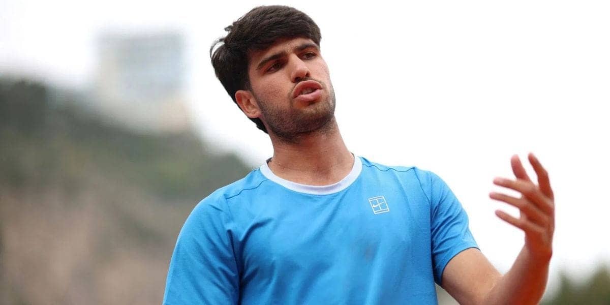 Alcaraz ka Outfit: Tennis ya Underwear? Fans Hairaan!