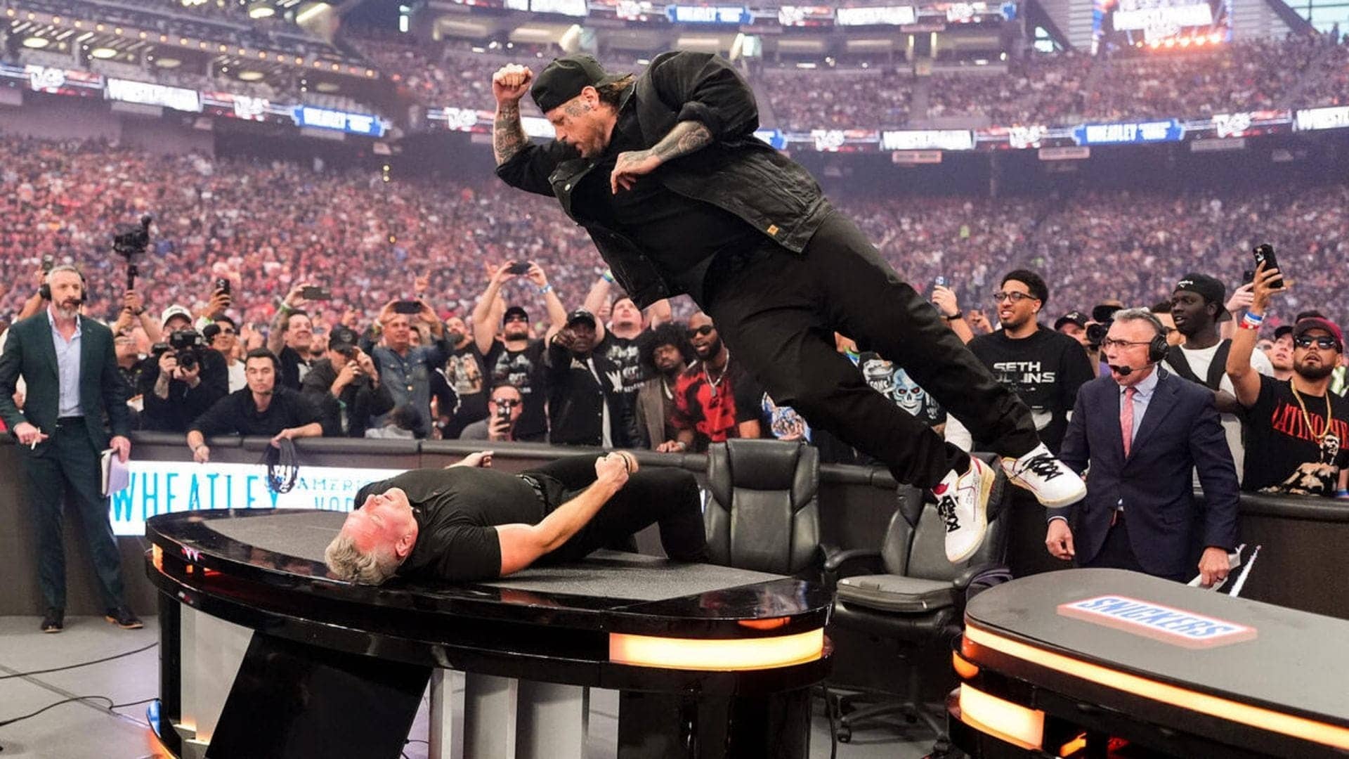 Jelly Roll ka WrestleMania ka dhamaka, sab confused hain!