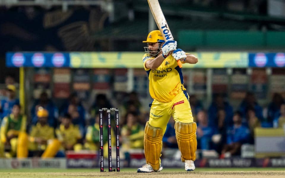 Wankhede mein MI aur CSK ka dhamaka, par Dhoni kahan hai?