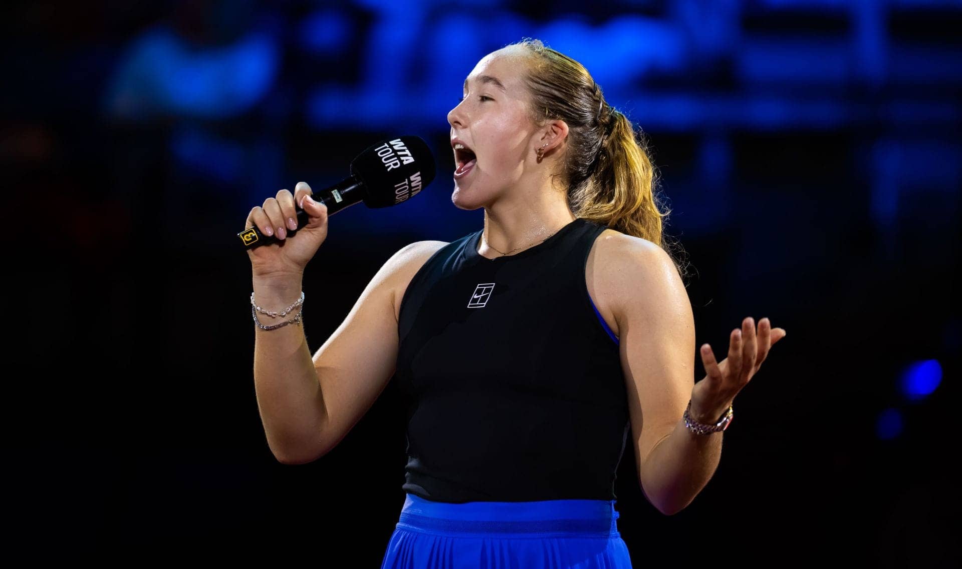 Mirra Andreeva battles pollen and Panna at Madrid Open