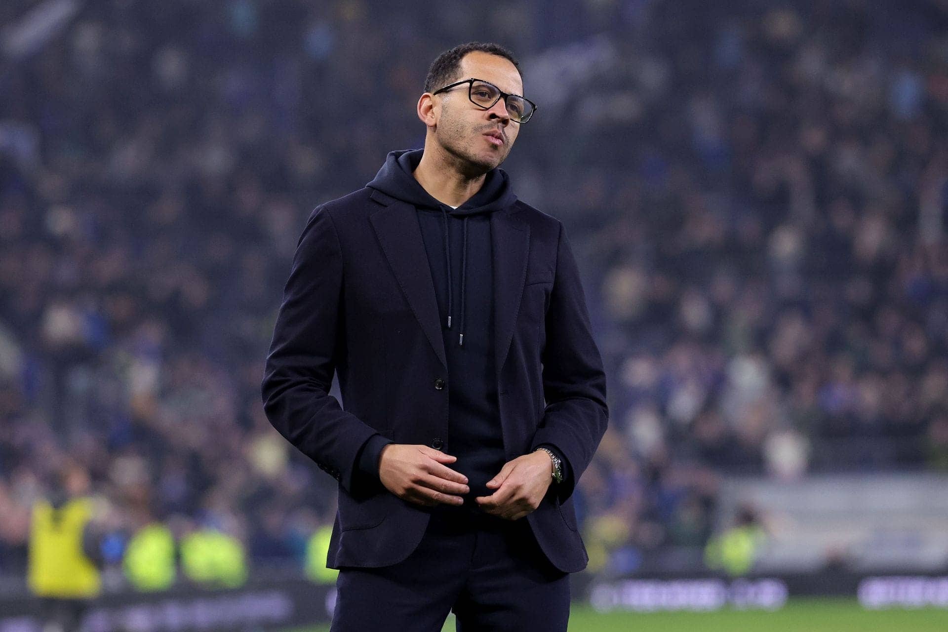 Chelsea ko manager chahiye, Fabregas ka kya hoga bhai?