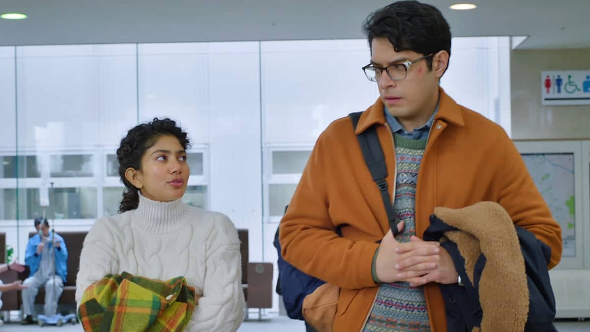 Aamir Khan's Spellbinding Move: Advance Bookings for Ek Din!