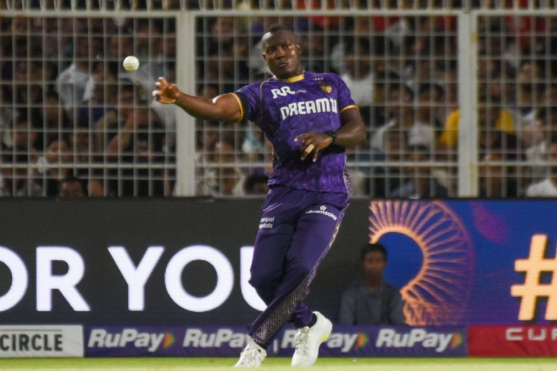 Rovman Powell ne kiya zabardast catch, injury scare se bache