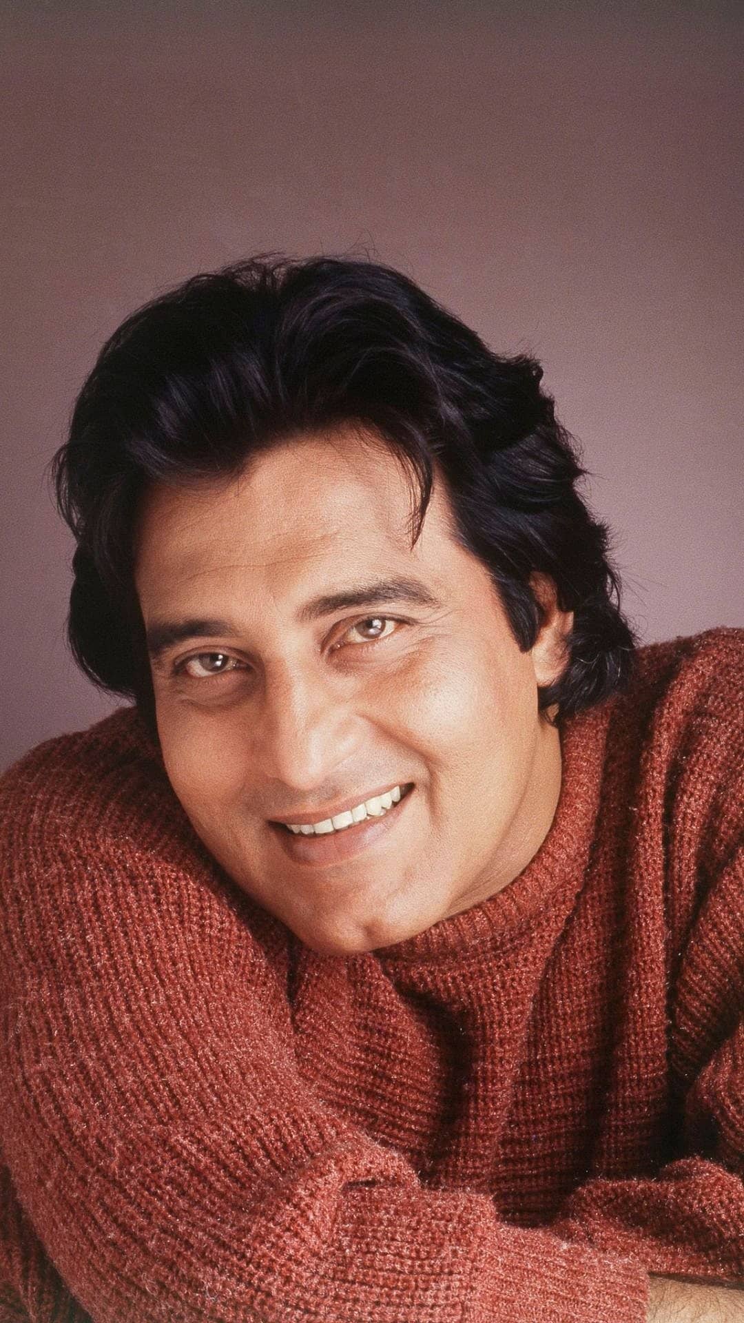 Vinod Khanna: Remembering a Bollywood Star's Bright Legacy