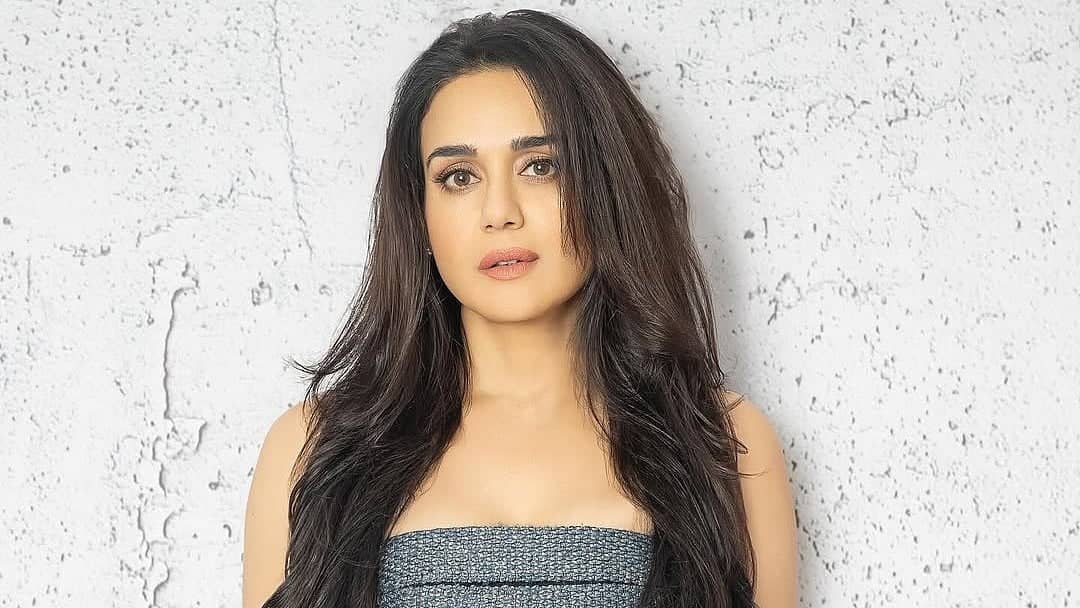 Preity Zinta: Paparazzi Are Like Surprise Pizza Toppings!