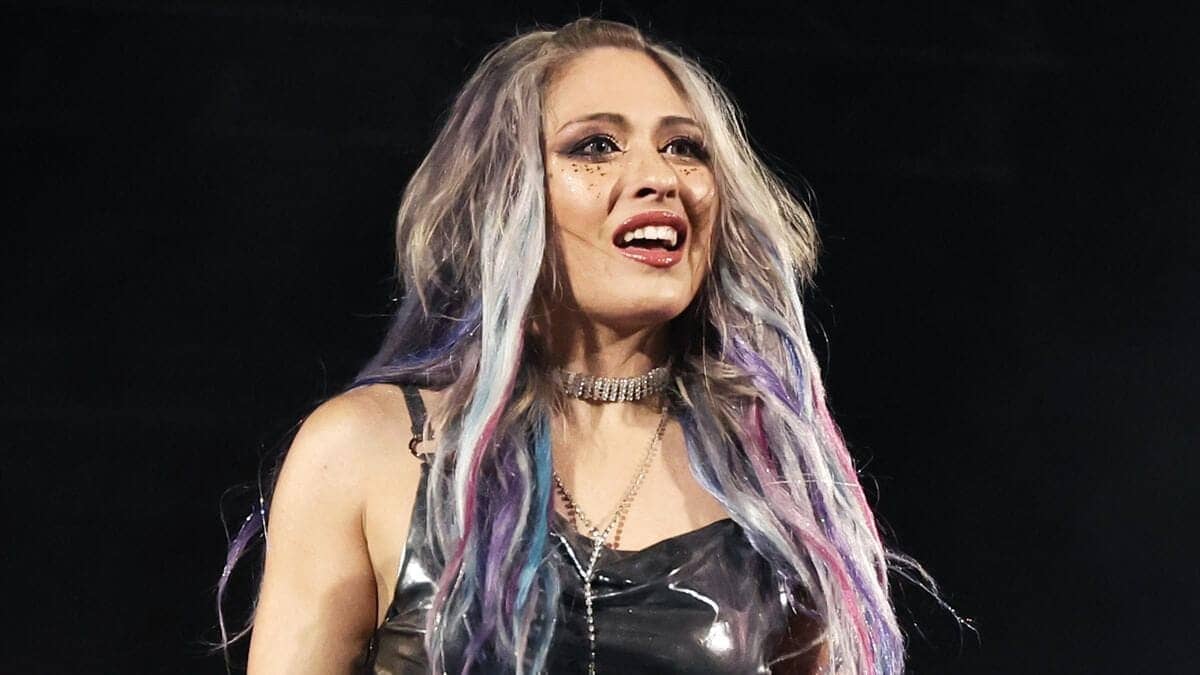 Giulia's Wardrobe Malfunction on SmackDown: A Comedy of Errors
