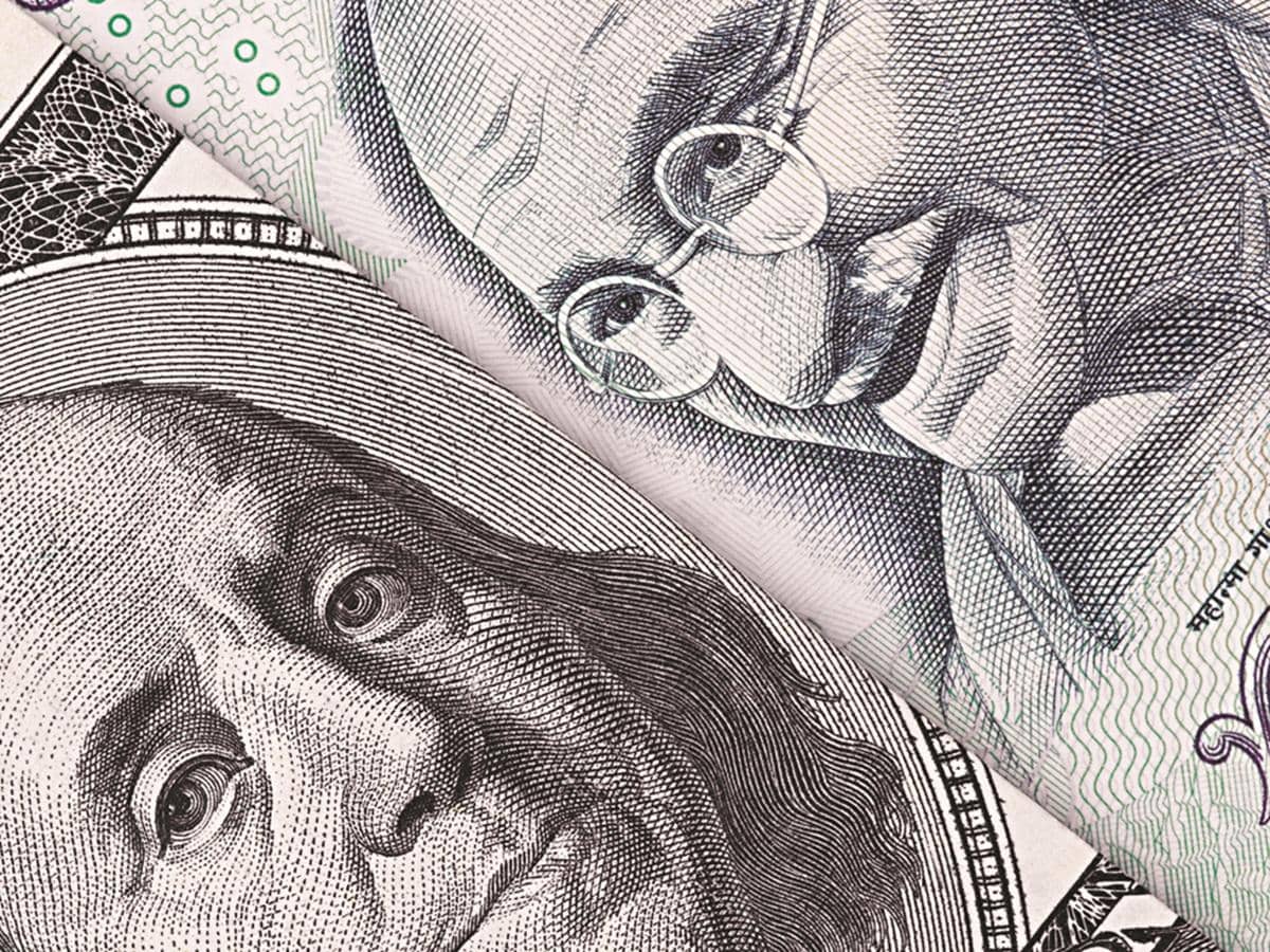 Rupee Takes a Dive as Crude Oil Prices Boogie Up