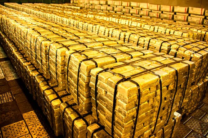 Gold Fever: Geopolitical Shenanigans Boost Demand and Prices!