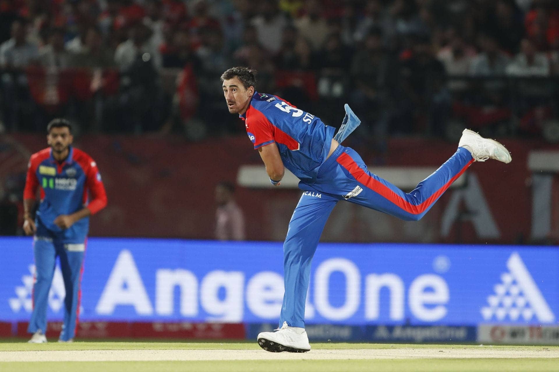 Starc ka chhakka ka badla, Jaiswal ko pakad liya bhai!